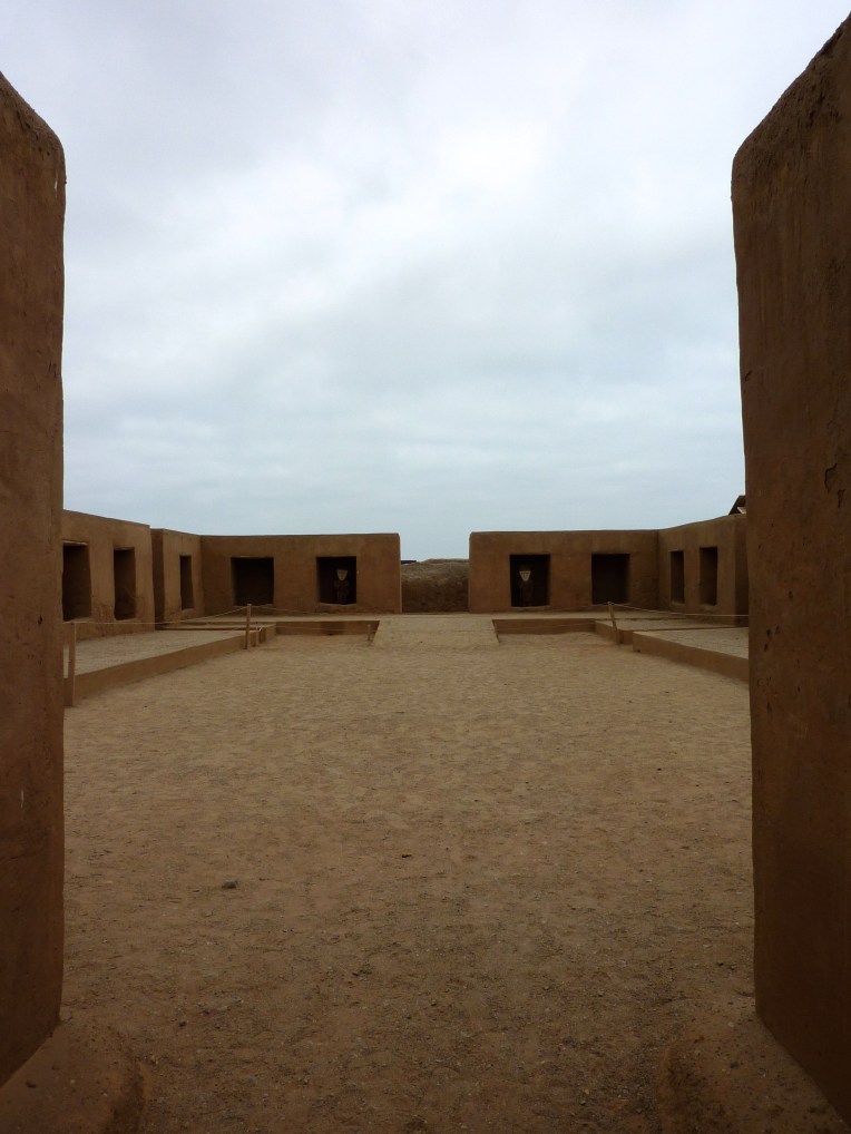 chan chan courtyard