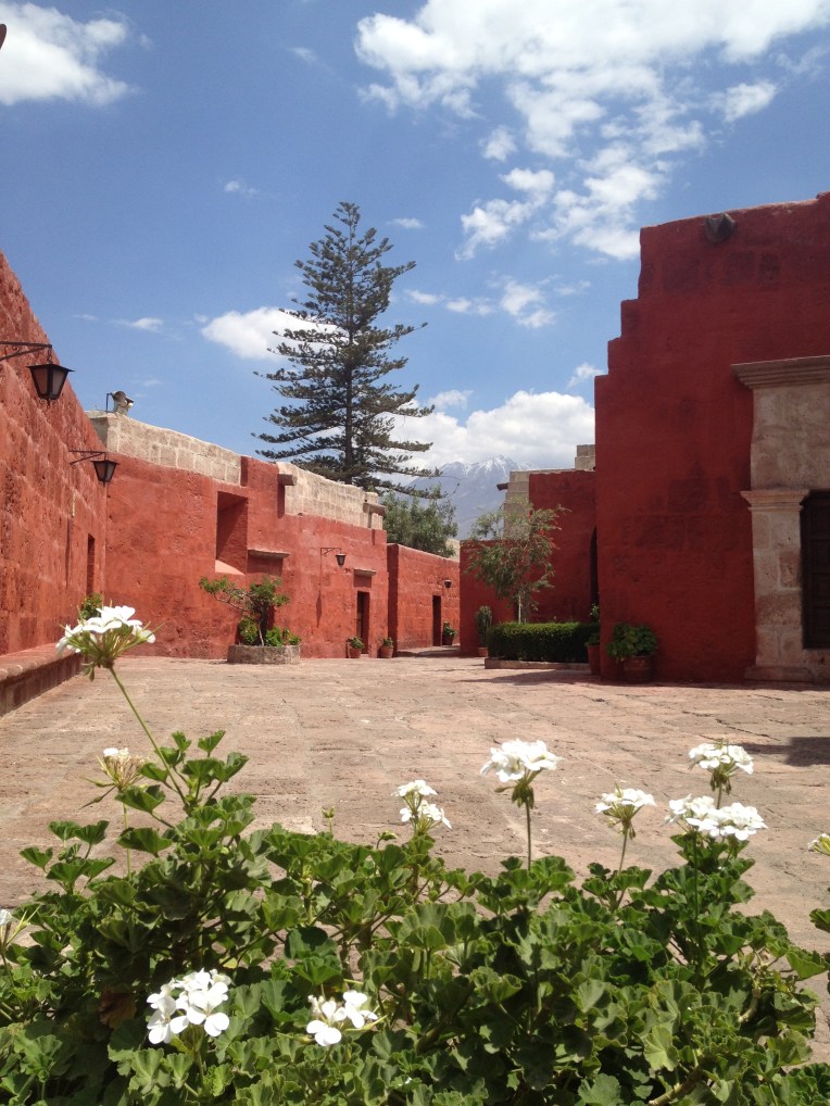 courtyard space w/ mountain view, Santa Catalina Monastery, Arequipa // A Slice of Peru